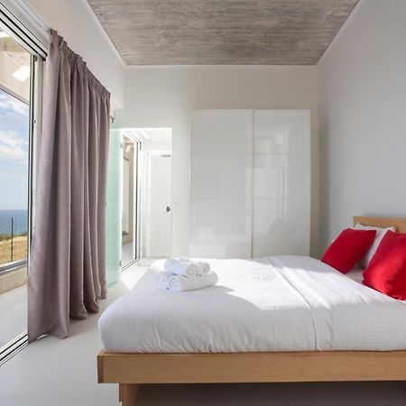 Kuro Beach House - Oceanfront Luxury & 25M Pool Achlia Exterior photo