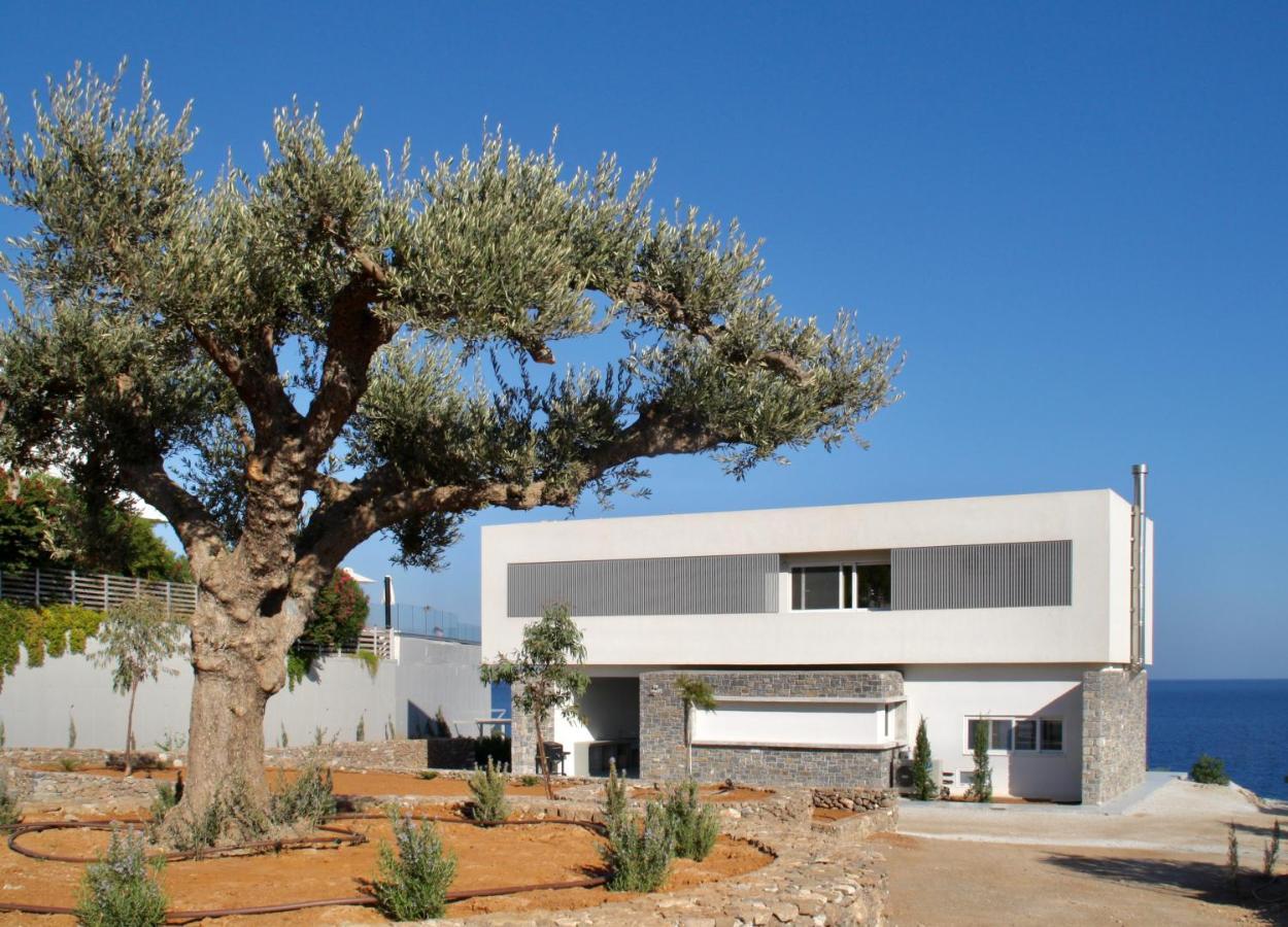 Kuro Beach House - Oceanfront Luxury & 25M Pool Achlia Exterior photo
