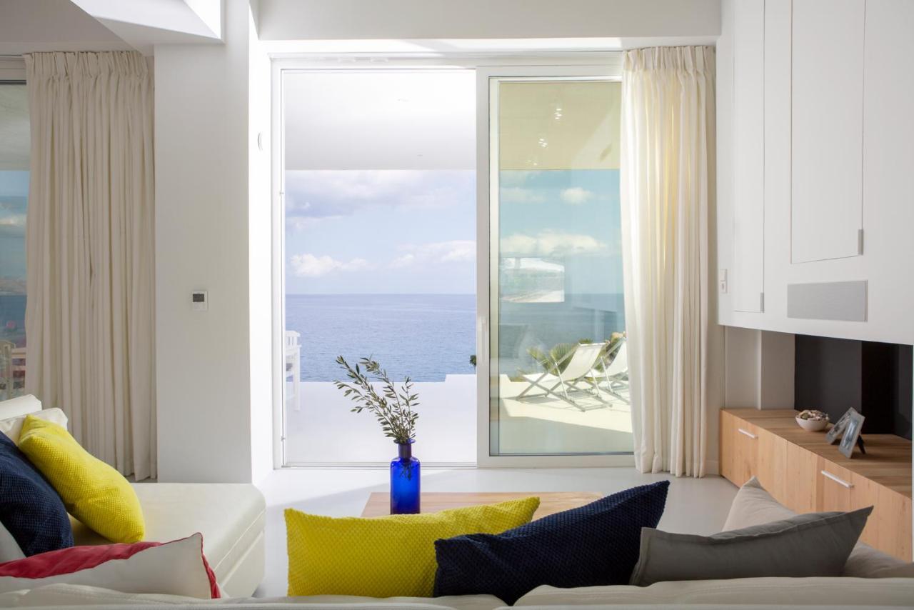 Kuro Beach House - Oceanfront Luxury & 25M Pool Achlia Exterior photo