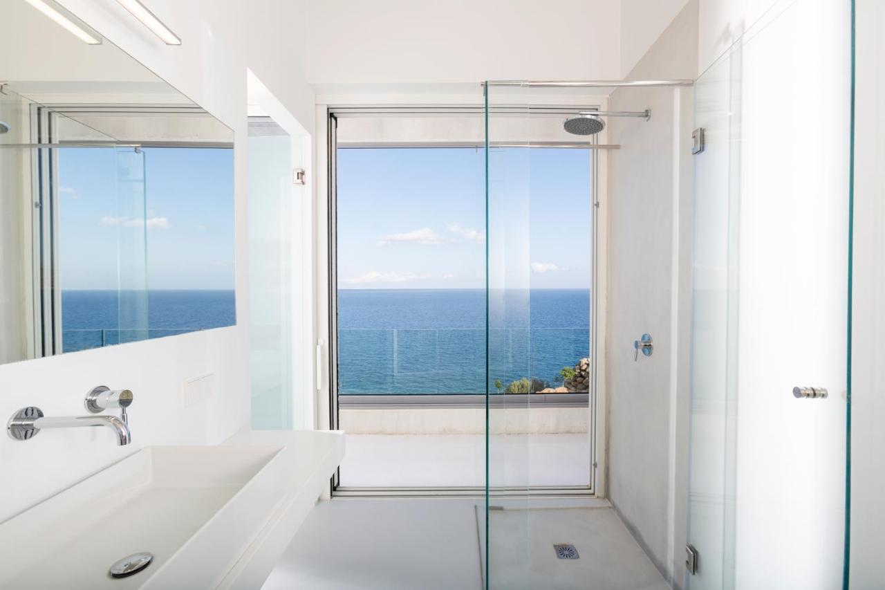 Kuro Beach House - Oceanfront Luxury & 25M Pool Achlia Exterior photo