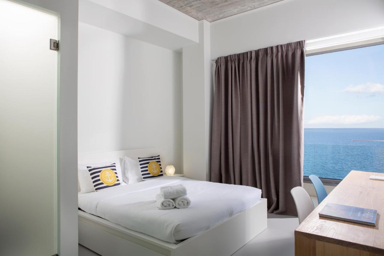 Kuro Beach House - Oceanfront Luxury & 25M Pool Achlia Exterior photo